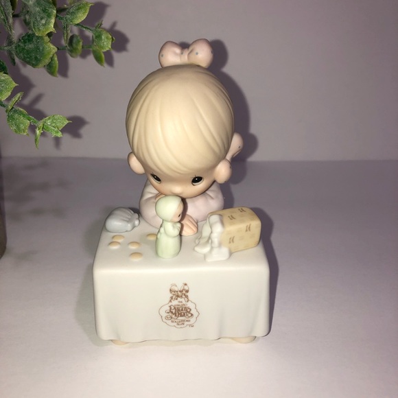 Precious Moments Other - Precious Moments “My happiness” member only figure